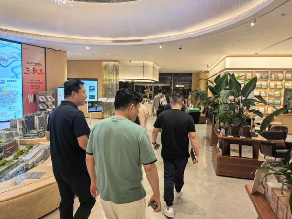 K8金融 楼市“沪六条”首日直击：热线咨询量翻倍不止，买家加预算，中介取消公休带看